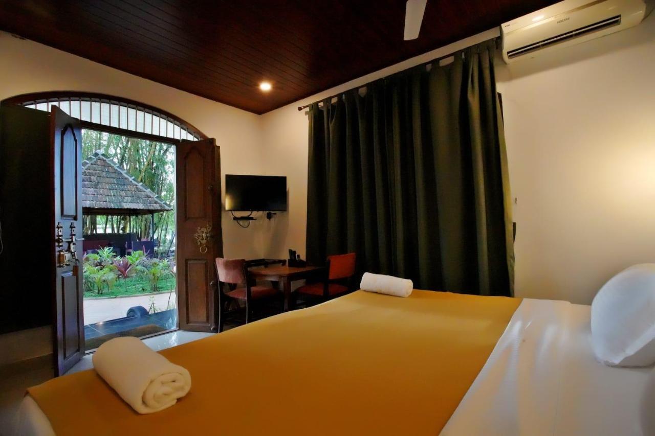 Bamboo Lagoon Backwater Front Resort Alappuzha Bagian luar foto
