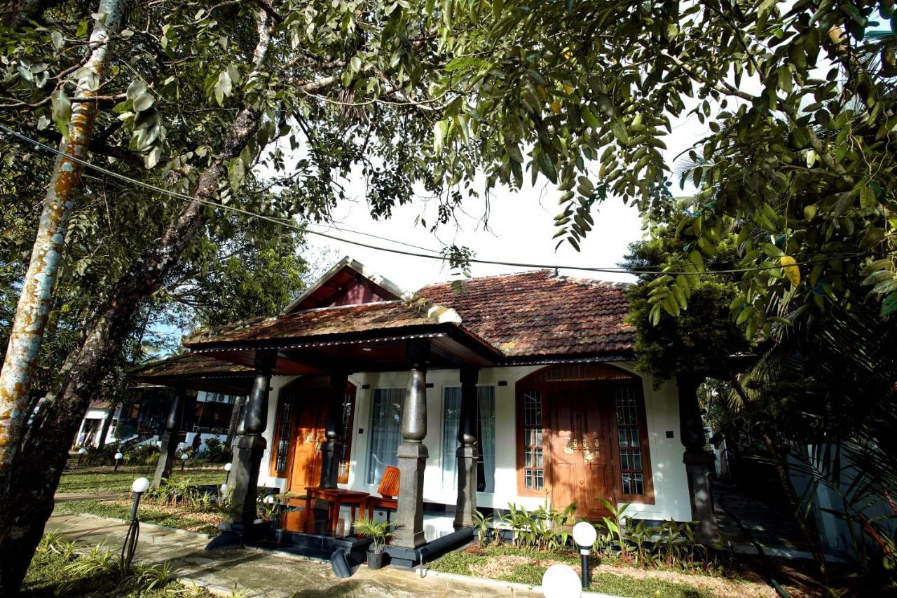 Bamboo Lagoon Backwater Front Resort Alappuzha Bagian luar foto